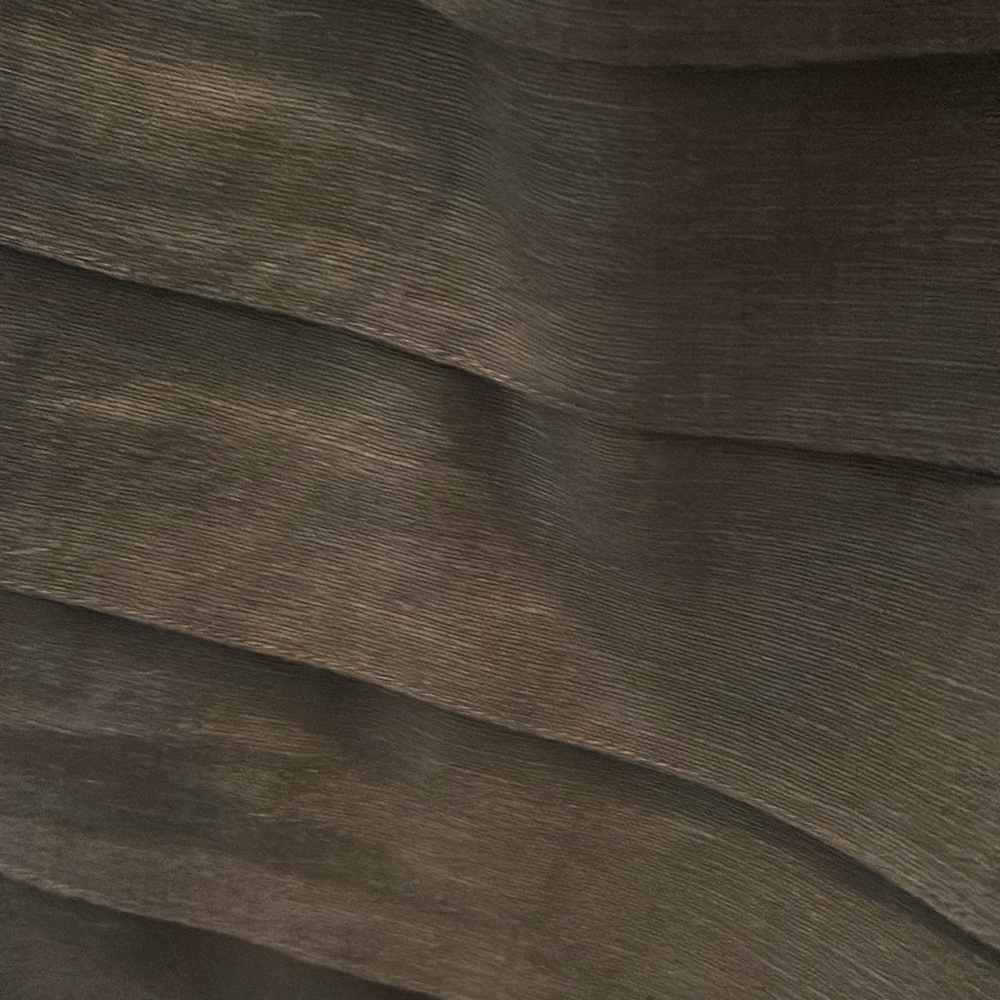Larry Levine Brown Linen Skirt. Beautiful detail with vertical pleats.Lined Skrt - Picture 4 of 5